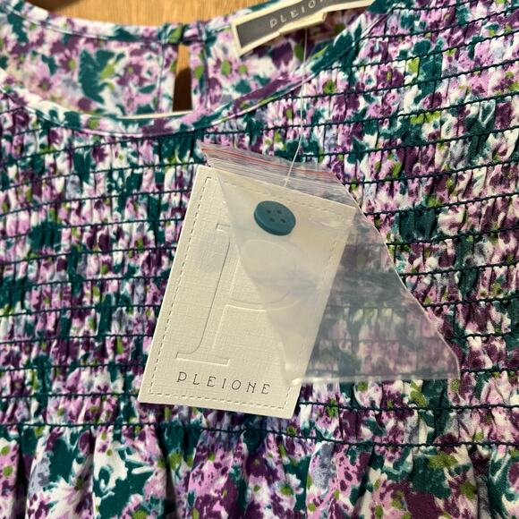 Pleione Blouse NWT Women’s Medium Smocked Floral Puff Sleeve Boho CottageCore - Picture 7 of 10